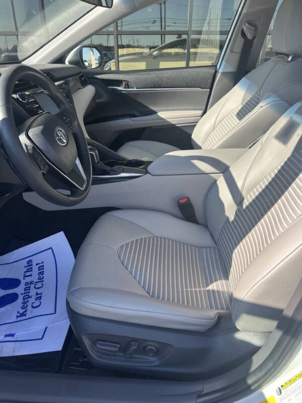 2020 Toyota Camry SE