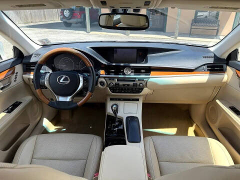 2014 Lexus ES 300h