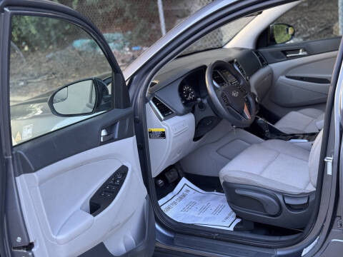 2016 Hyundai Tucson SE