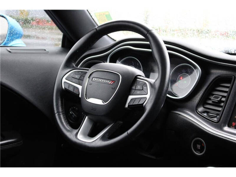 2015 Dodge Challenger SXT Plus