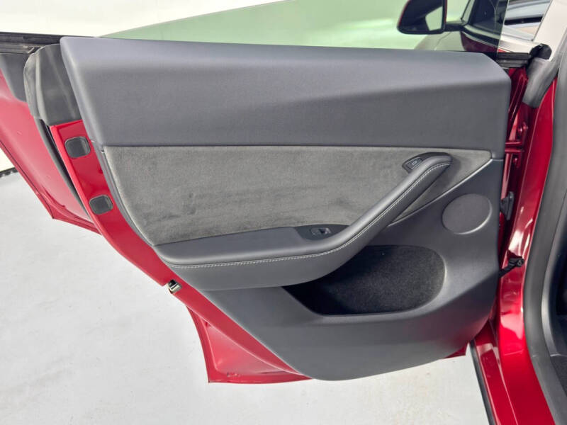 2024 Tesla Model Y Performance