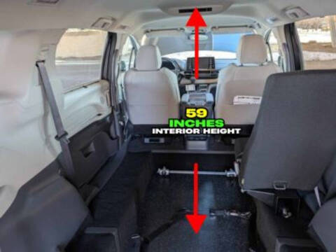 2025 Toyota Sienna LE 8-Passenger