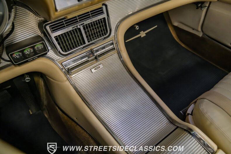 1962 Ford Thunderbird