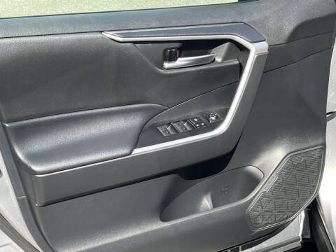 2023 Toyota RAV4 Hybrid SE