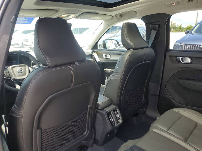 2026 Volvo XC40 B4 Core