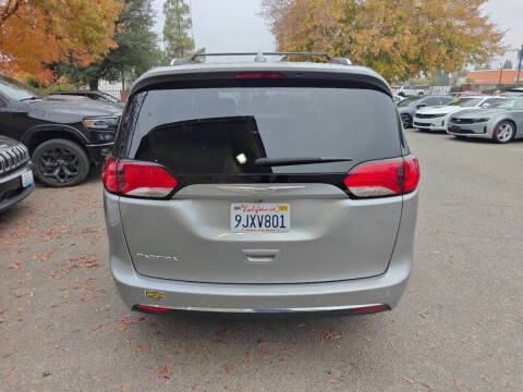 2018 Chrysler Pacifica Touring L