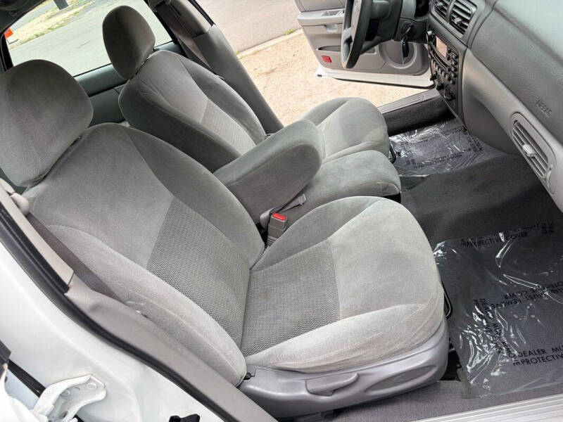 2005 Ford Taurus SE