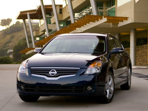 2009 Nissan Altima for sale at Tom Wood Honda in Anderson IN