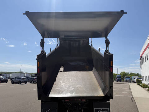 2027 Freightliner 114 SD