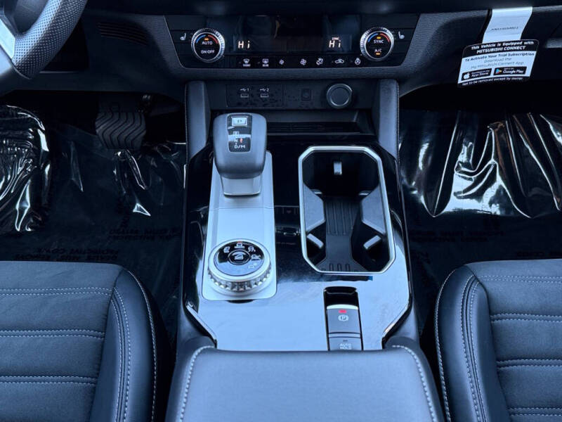 2026 Mitsubishi Outlander SE