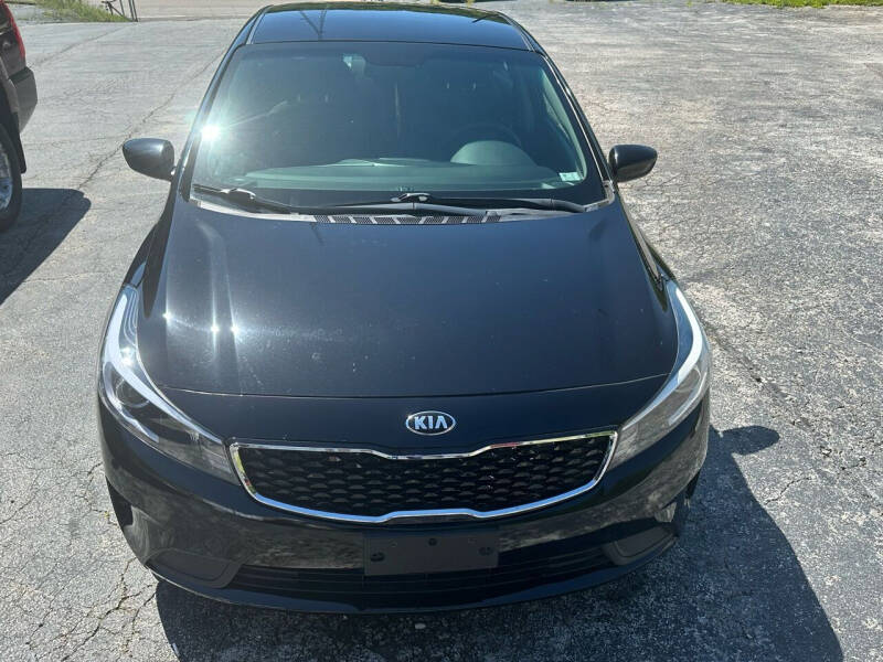 2017 Kia Forte LX photo 2