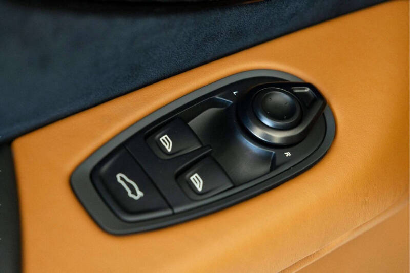 2025 Aston Martin Vantage