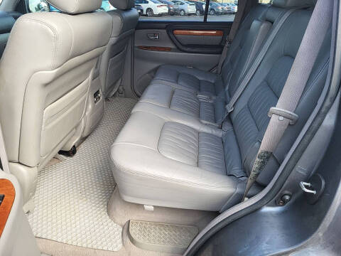 2004 Lexus LX 470
