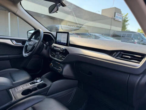 2020 Ford Escape SEL