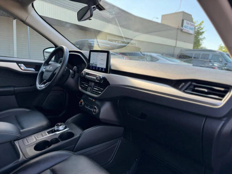 2020 Ford Escape SEL