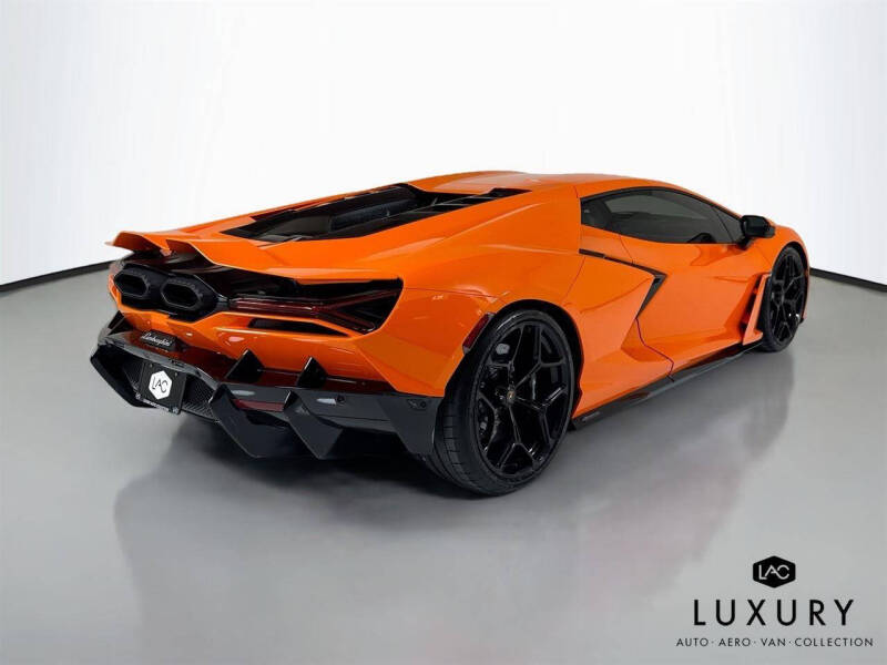 2024 Lamborghini Revuelto