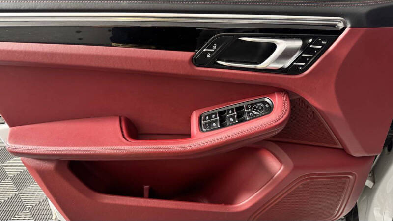 2023 Porsche Macan S