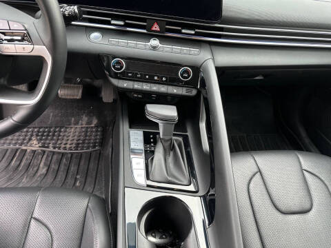 2024 Hyundai Elantra Limited