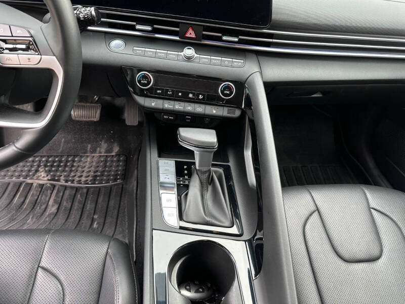 2024 Hyundai Elantra Limited