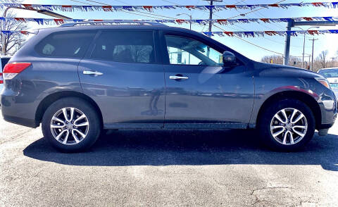 2014 Nissan Pathfinder for sale at SMART DOLLAR AUTO in Milwaukee WI