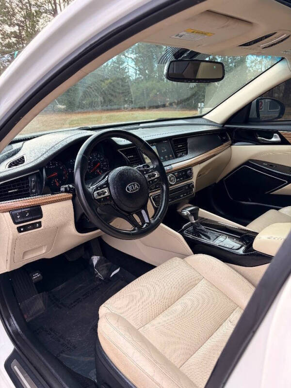 2017 Kia Cadenza Premium