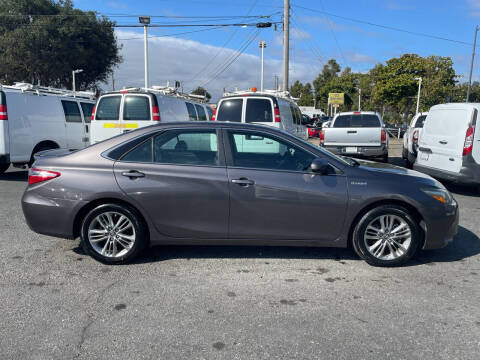 2015 Toyota Camry Hybrid SE