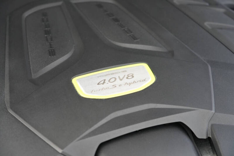 2022 Porsche Cayenne Turbo S E-Hybrid