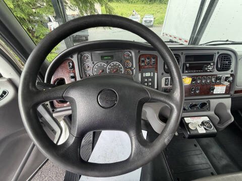 2019 Freightliner Business class M2