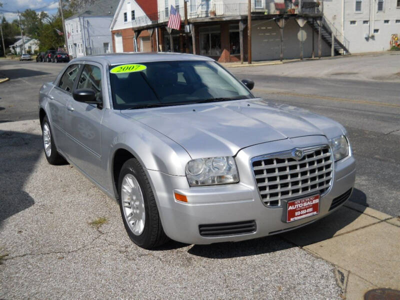 2007 Chrysler 300 for sale at NEW RICHMOND AUTO SALES in New Richmond OH