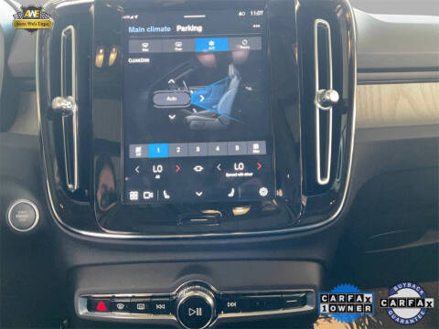 2025 Volvo XC40 B5 Plus Bright Theme