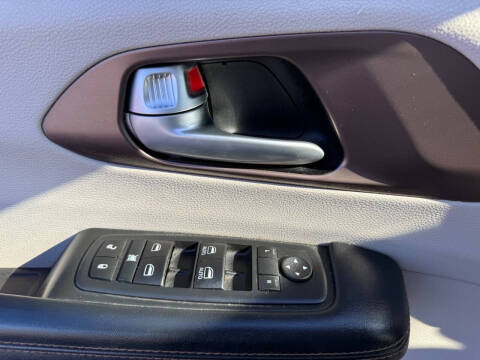 2017 Chrysler Pacifica Touring-L