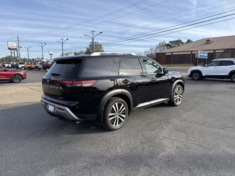 2024 Nissan Pathfinder Platinum