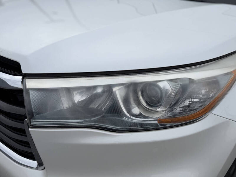 2016 Toyota Highlander LE