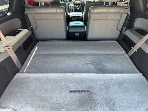 2010 Toyota Sequoia Platinum