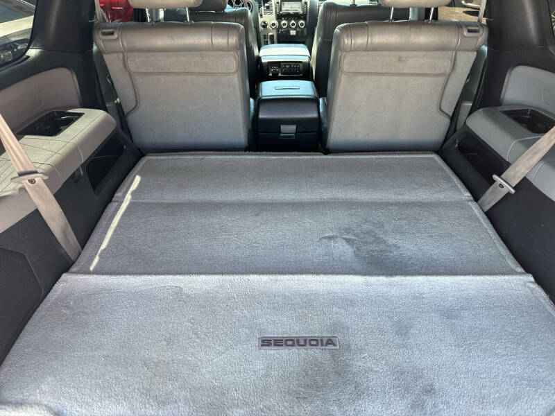 2010 Toyota Sequoia Platinum