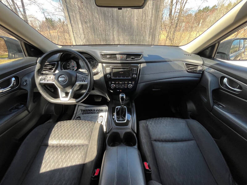 2020 Nissan Rogue SV