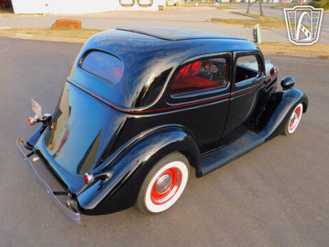 1935 Ford Tudor