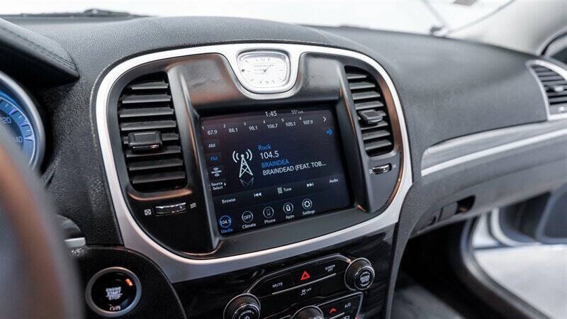 2022 Chrysler 300 Touring