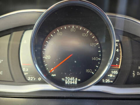 2017 Volvo V60 Cross Country T5 Premier