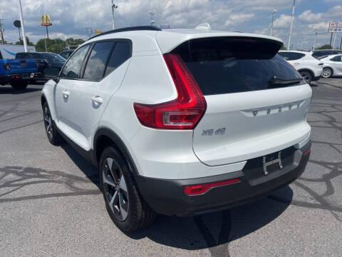 2026 Volvo XC40 B5 Plus
