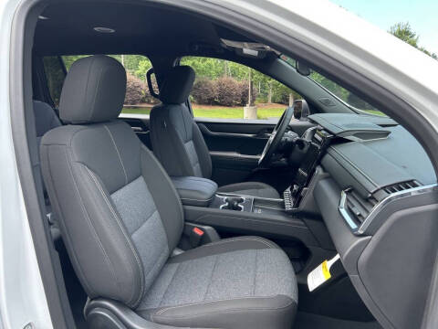 2025 GMC Acadia Elevation