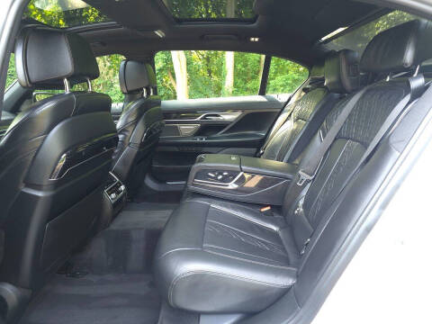 2022 BMW 7 Series 740i xDrive