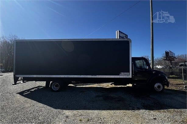 2007 Freightliner M2 106