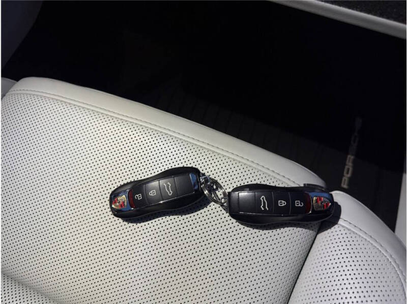 2020 Porsche Macan Turbo