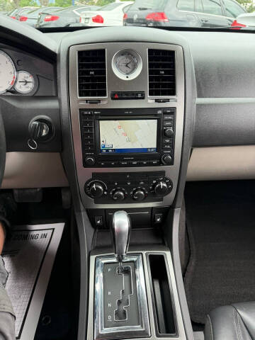 2006 Chrysler 300 SRT-8