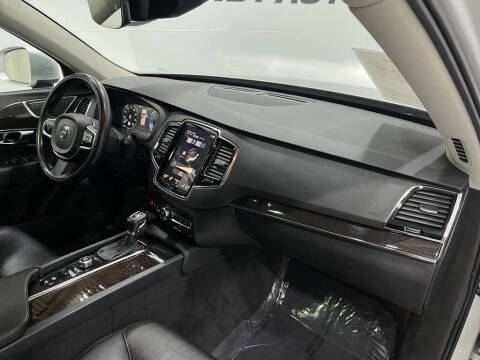 2018 Volvo XC90 T6 Momentum