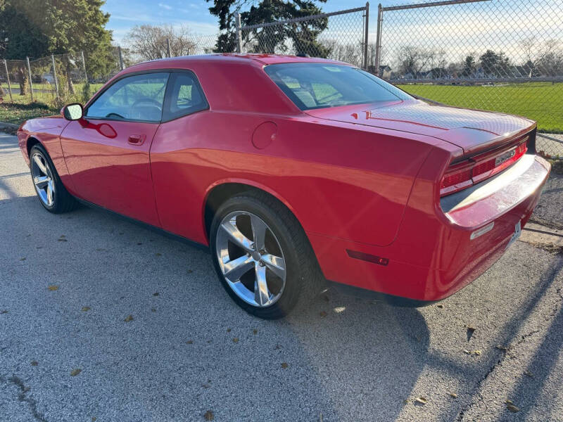 2010 Dodge Challenger SE photo 3