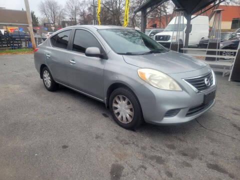 2012 Nissan Versa 1.6 SL
