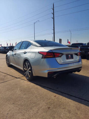 2021 Nissan Altima 2.0 SR