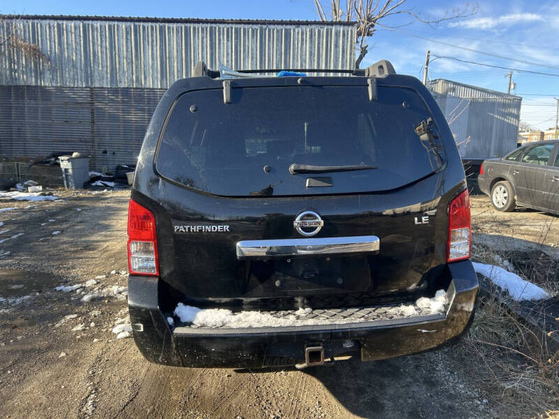 2012 Nissan Pathfinder LE